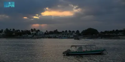 Cloudy Skies Bring Crowds to Jeddah Beaches Amid Cool Weather